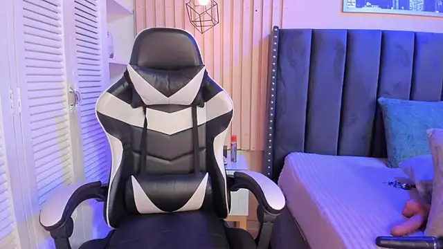 ashlye miller  online show from 4, 3, 2026