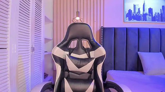 ashlye miller  online show from 7, 4, 2026