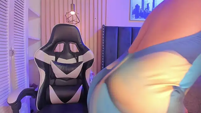 ashlye miller  online show from 19, 4, 2026