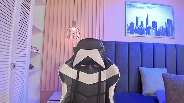 ashlye miller  online show from 21, 11, 2025