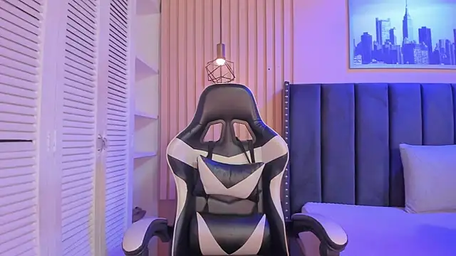 ashlye miller  online show from 8, 4, 2026