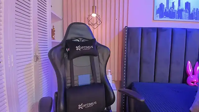 ashlye miller  online show from 10, 10, 2025