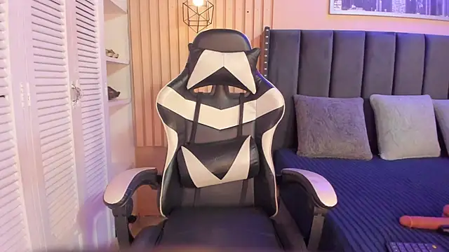 ashlye miller  online show from 25, 11, 2025