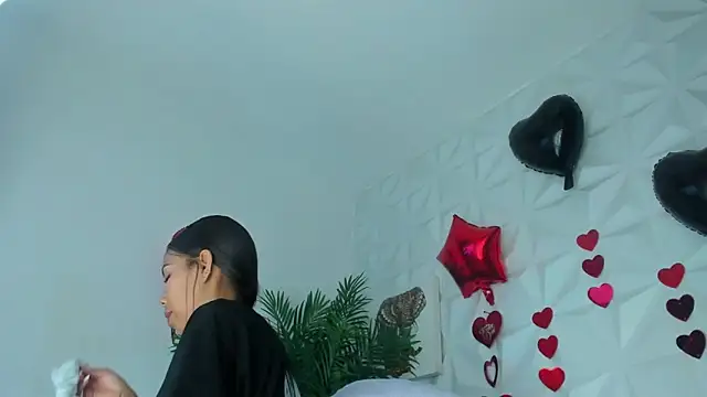 Snapshot of Hellen_Sky chatting on 30, 4, 2026 Hellen Sky online show from 30, 4, 2026