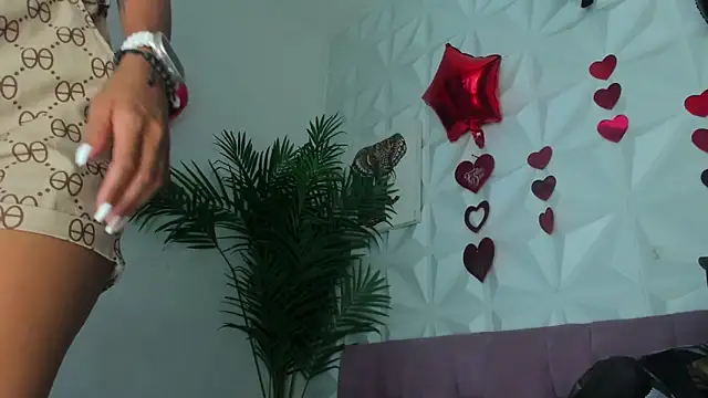 Snapshot of Hellen_Sky chatting on 5, 5, 2026 Hellen Sky online show from 5, 5, 2026
