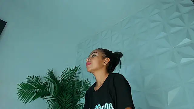 Snapshot of Hellen_Sky chatting on 21, 7, 2026 Hellen Sky online show from 21, 7, 2026
