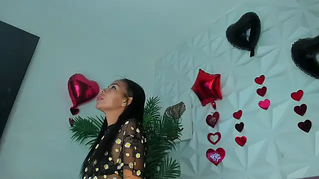 Snapshot of Hellen_Sky chatting on 23, 4, 2026 Hellen Sky online show from 23, 4, 2026
