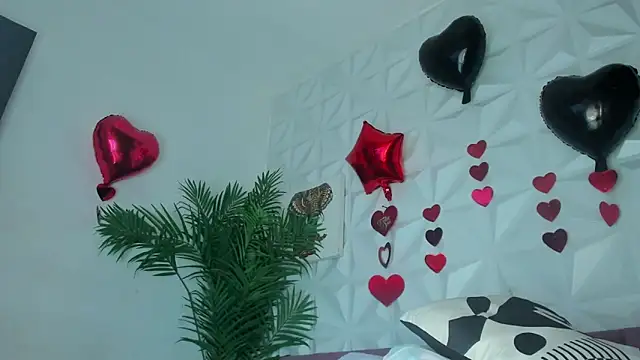Snapshot of Hellen_Sky chatting on 1, 5, 2026 Hellen Sky online show from 1, 5, 2026