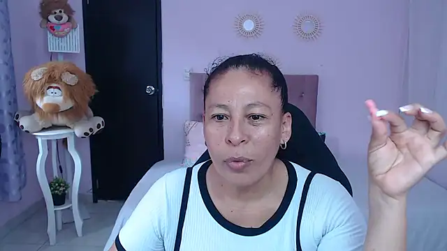 mature martina online show from 18, 3, 2026