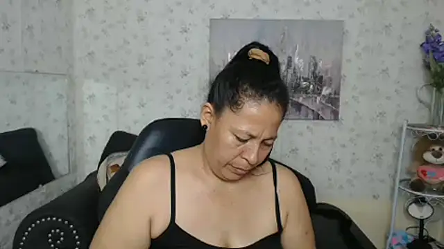 Snapshot of mature_martina chatting on 7, 7, 2026 mature martina online show from 7, 7, 2026