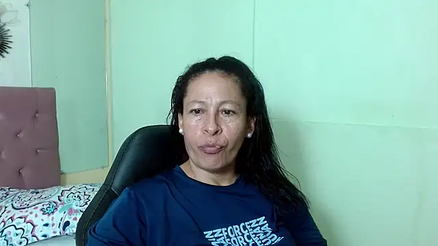 mature martina online show from 10, 3, 2025