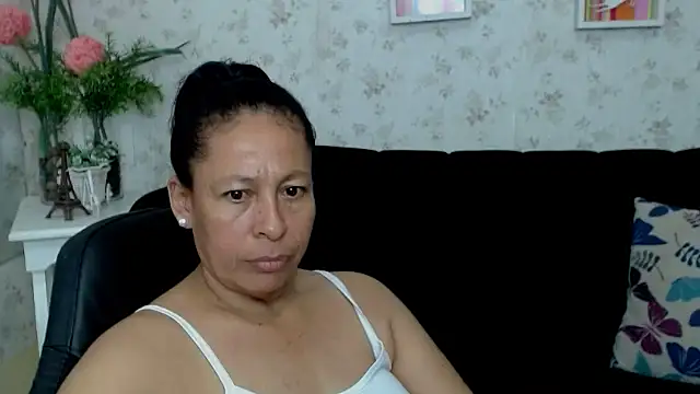 mature martina online show from 8, 3, 2025