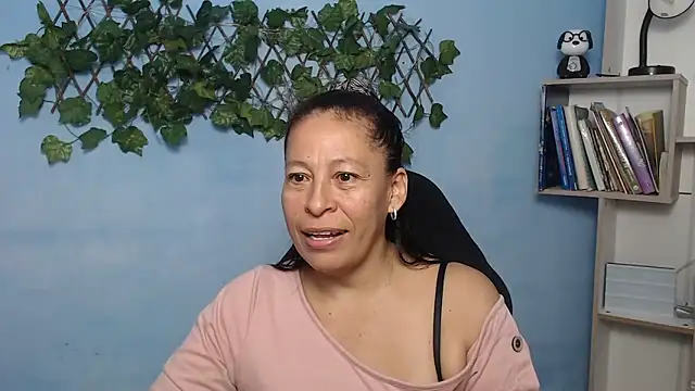 mature martina online show from 17, 11, 2025