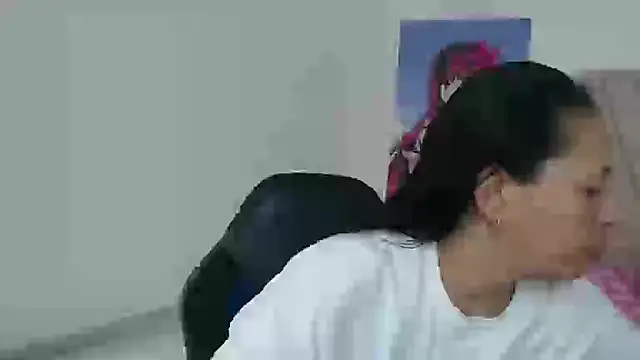 mature martina online show from 12, 2, 2026