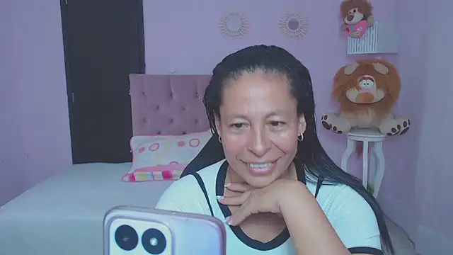 mature martina online show from 9, 2, 2026