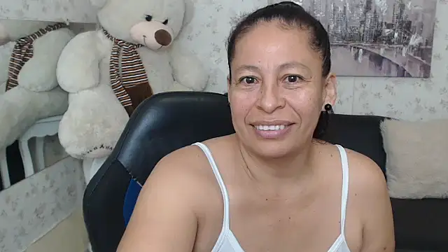 mature martina online show from 8, 5, 2026