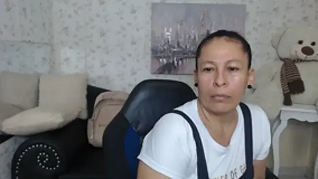 mature martina online show from 1, 6, 2026
