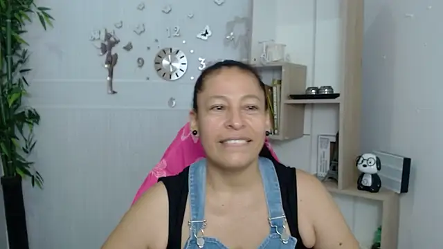 Snapshot of mature_martina chatting on 8, 7, 2026 mature martina online show from 8, 7, 2026