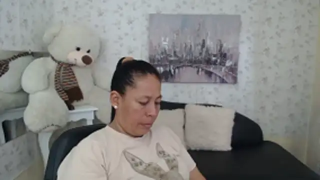 mature martina online show from 28, 4, 2026