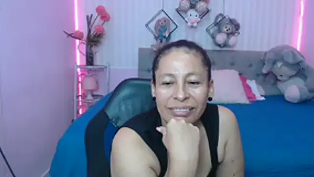 mature martina online show from 30, 5, 2026
