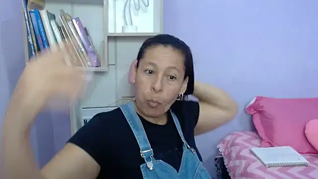 mature martina online show from 28, 10, 2025