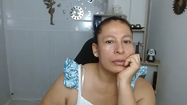 mature martina online show from 9, 5, 2026