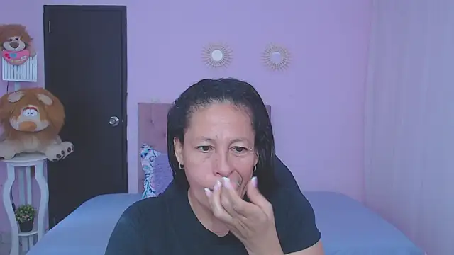 mature martina online show from 23, 2, 2026