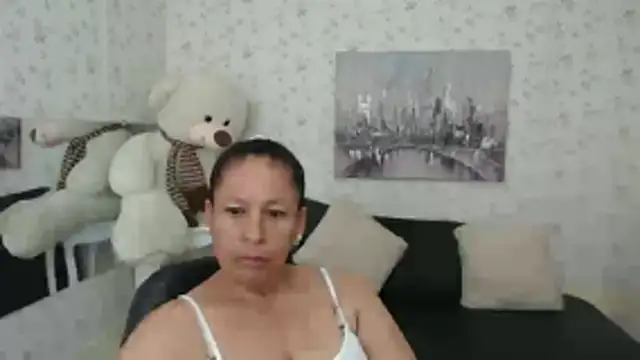 mature martina online show from 7, 5, 2026