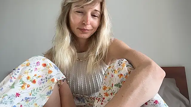 Snapshot of ivankai_ chatting on 6, 4, 2026 ivankai online show from 6, 4, 2026