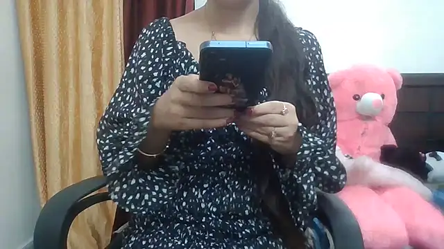 Snapshot of Sexy_iknoor chatting on 13, 7, 2026 Sexy iknoor online show from 13, 7, 2026