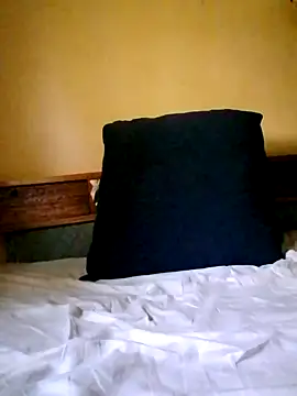 pretty-donna online show from 24, 10, 2025