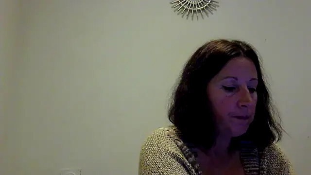 Snapshot of feline27 chatting on 1, 11, 2025 feline27 online show from 1, 11, 2025