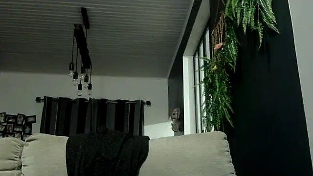 Snapshot of feline27 chatting on 16, 11, 2025 feline27 online show from 16, 11, 2025