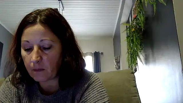 Snapshot of feline27 chatting on 28, 11, 2025 feline27 online show from 28, 11, 2025