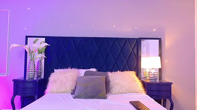 Margaret Saunders online show from 18, 12, 2025