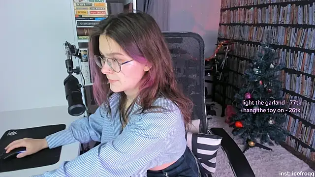 Snapshot of icefroqq chatting on 30, 12, 2024 icefroqq online show from 30, 12, 2024