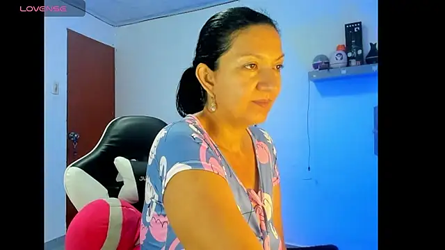 Snapshot of Angelblue_ chatting on 23, 4, 2026 Angelblue online show from 23, 4, 2026