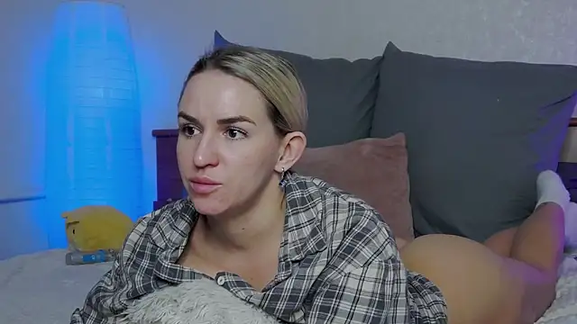 SofiJames online show from 1, 2, 2025