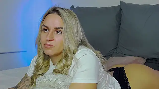 Snapshot of SofiJames chatting on 21, 10, 2025 SofiJames online show from 21, 10, 2025