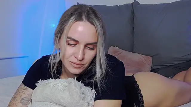 Snapshot of SofiJames chatting on 26, 11, 2025 SofiJames online show from 26, 11, 2025