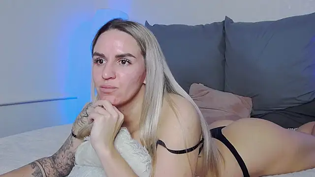 Snapshot of SofiJames chatting on 28, 11, 2025 SofiJames online show from 28, 11, 2025