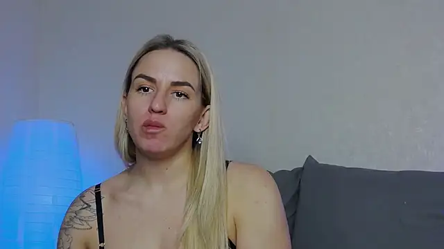 SofiJames online show from 30, 1, 2025