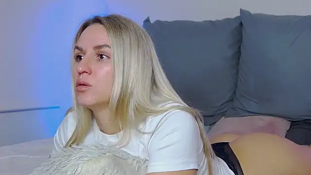 Snapshot of SofiJames chatting on 26, 10, 2025 SofiJames online show from 26, 10, 2025