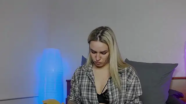 SofiJames online show from 2, 2, 2025