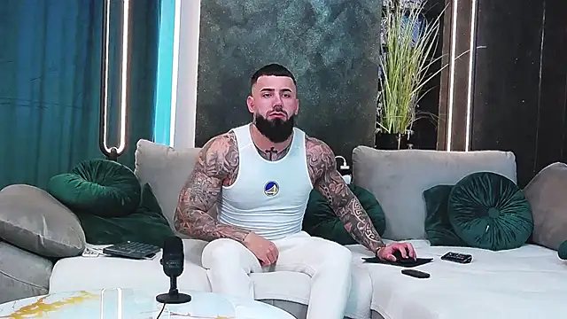 masterkingofmusclee online show from 20, 1, 2025