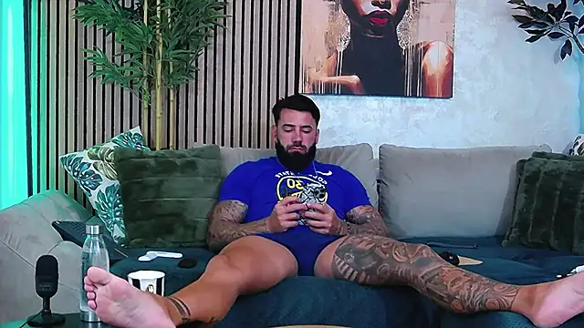 Snapshot of masterkingofmusclee chatting on 3, 6, 2026 masterkingofmusclee online show from 3, 6, 2026