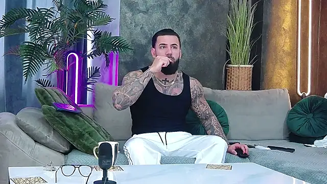 masterkingofmusclee online show from 5, 2, 2026