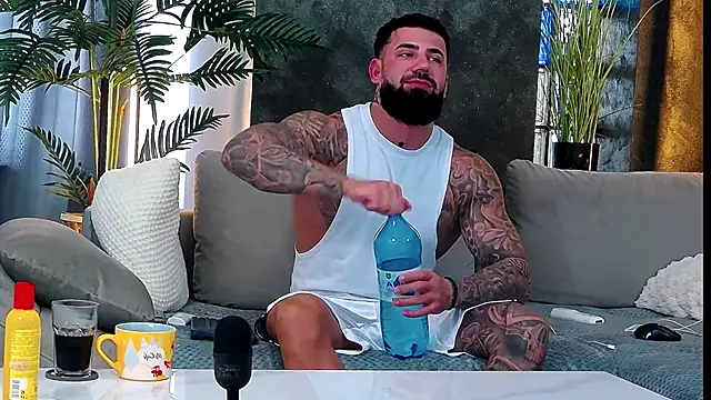 masterkingofmusclee online show from 9, 10, 2025