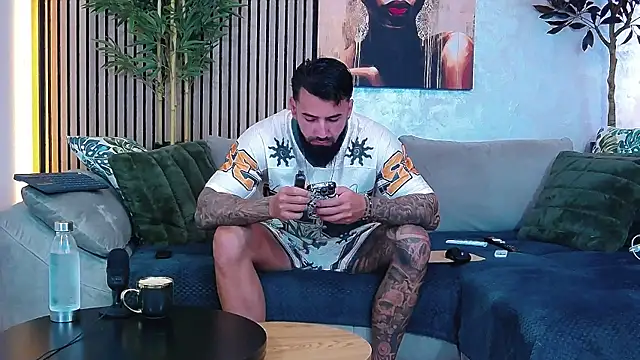 masterkingofmusclee online show from 1, 6, 2026
