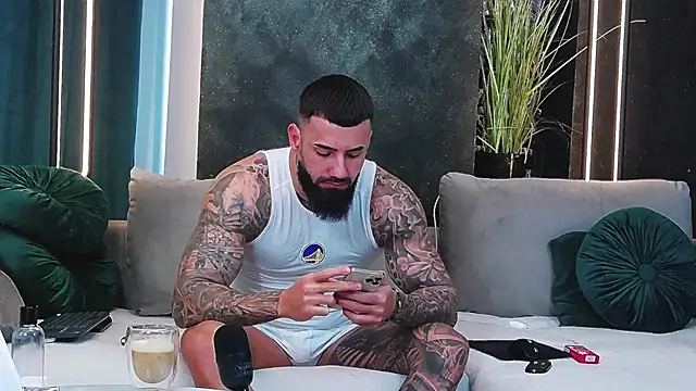 masterkingofmusclee online show from 24, 1, 2025